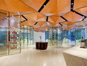 美國展臺設(shè)計公司如何在展臺搭建中合理利用玻璃材料的？
